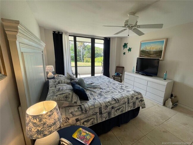 Building Photo - 1357 NE Ocean Blvd