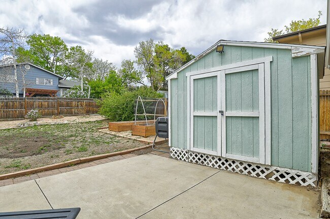 Building Photo - 5150 Saddle Dr