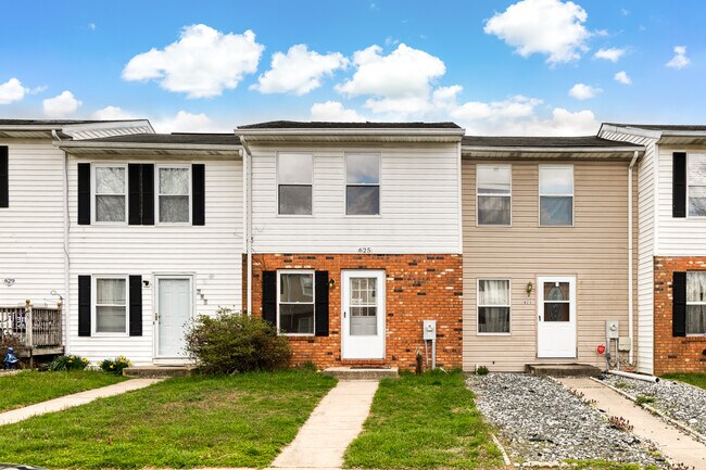 Primary Photo - 625 Glynock Plz