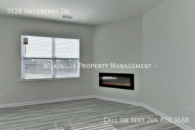 Building Photo - 3528 Hackberry Dr