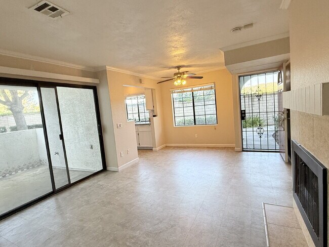 Building Photo - Inviting Rancho Peñasquitos Condo with Poo...