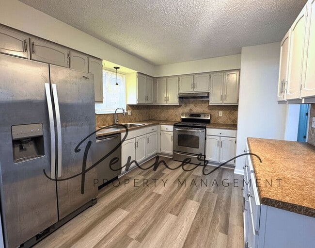 Building Photo - 101 SW Chicago St