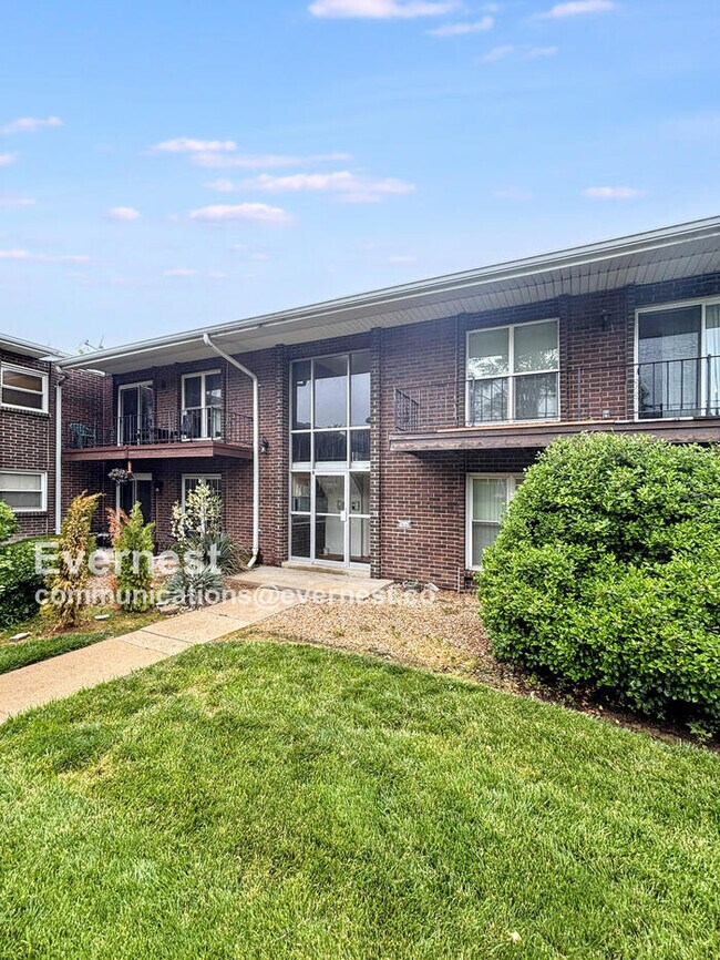 Primary Photo - 10368 Forest Brook Ln