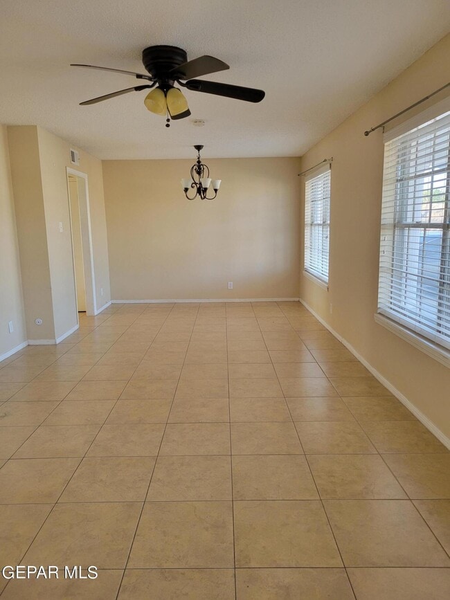 Building Photo - 305 Garden Grove Ln