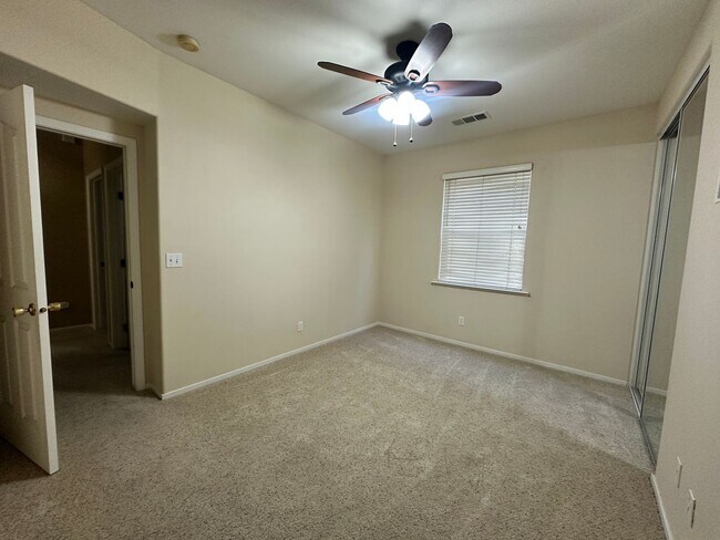 Building Photo - SE Visalia home coming soon!!