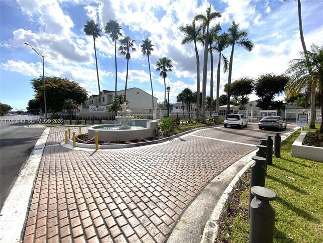 Building Photo - 17565 NW 67th Pl