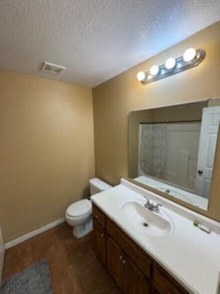 Building Photo - 4518 Atchison St