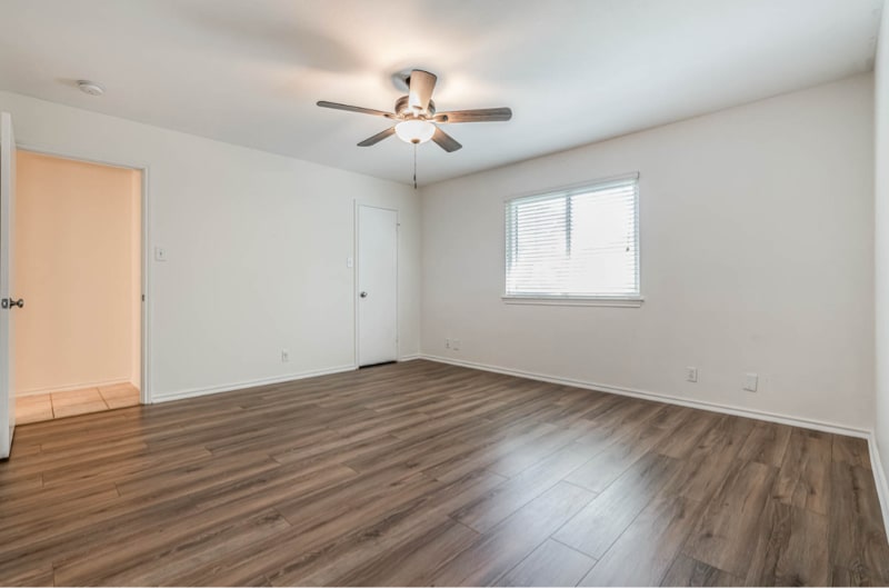 Building Photo - 15718 Knollrun