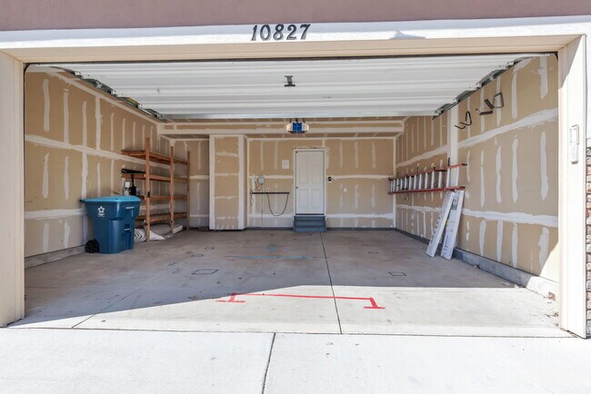 Building Photo - 10827 Ventura Ct