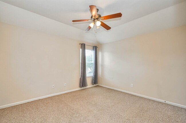 Building Photo - 1007 Riverchase Dr