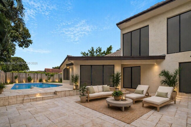 Building Photo - 8881 N Lake Dasha Dr