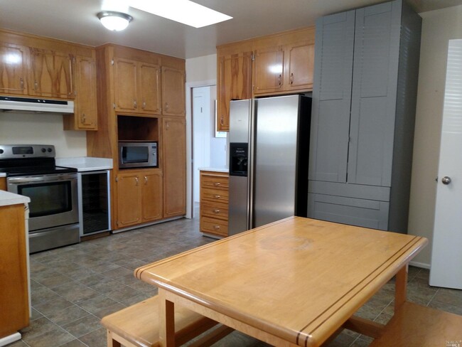 Building Photo - 2514 Bethards Dr