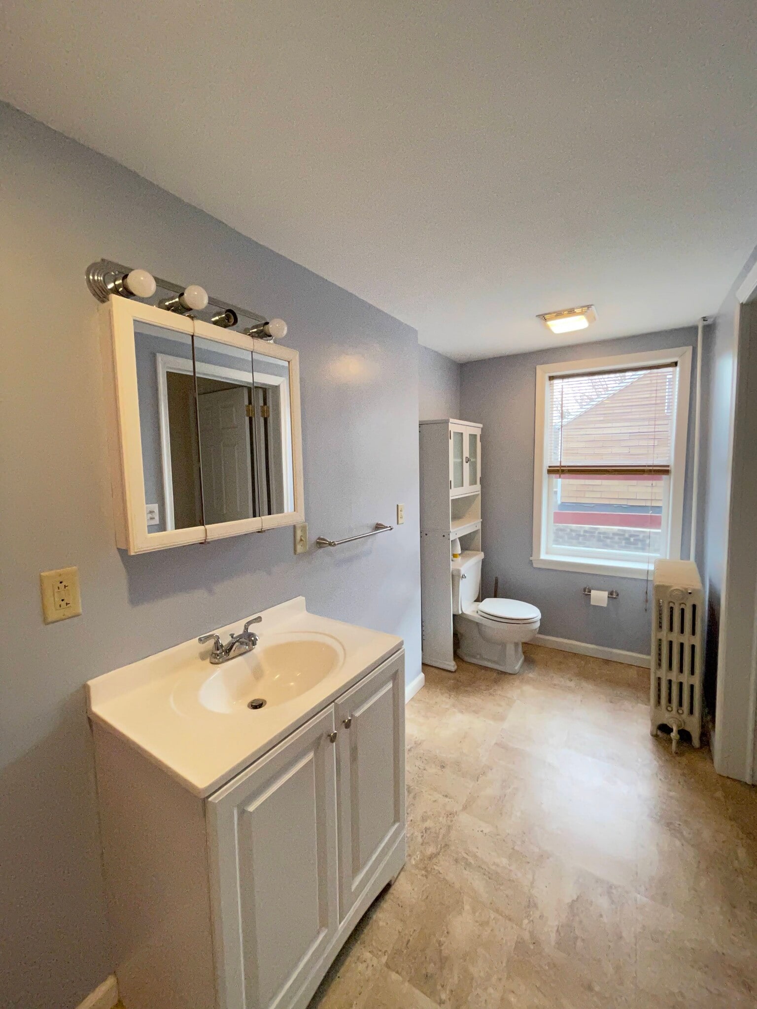 Building Photo - 315 Laurel Blvd