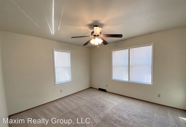 Building Photo - 2 br, 2 bath House - 2205 Madison St.