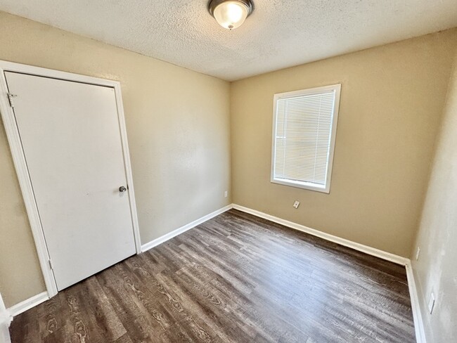 Building Photo - 408 Braycliff Cove