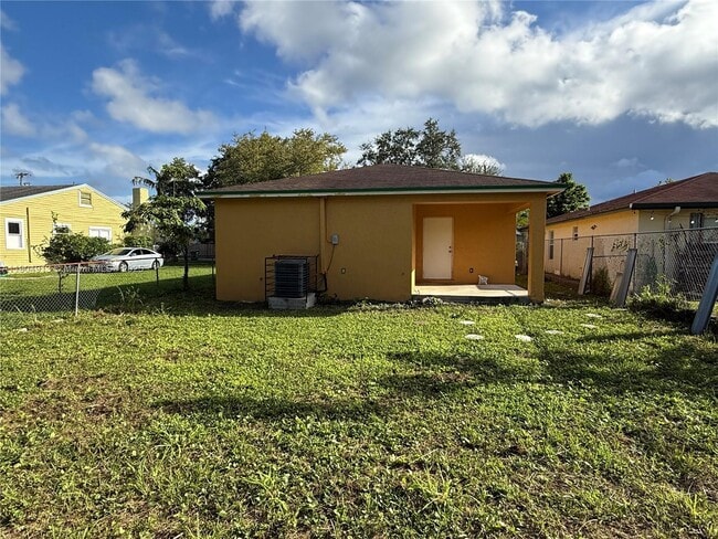 Building Photo - 1325 NW 75th Terrace