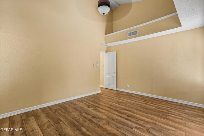 Building Photo - 7229 Golden Hawk Dr
