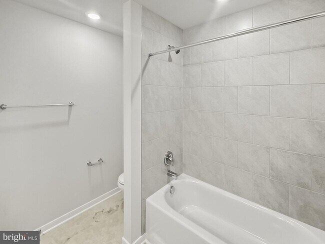 Building Photo - 441 High Top Rd