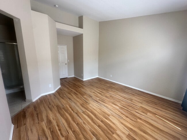Building Photo - 926 Camino De La Reina