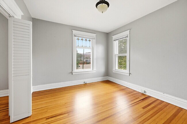 Building Photo - $4,720.95 with $300 off the first month's rent, 5 Beds - 5 Bath, Single Family Home in Denver wit...