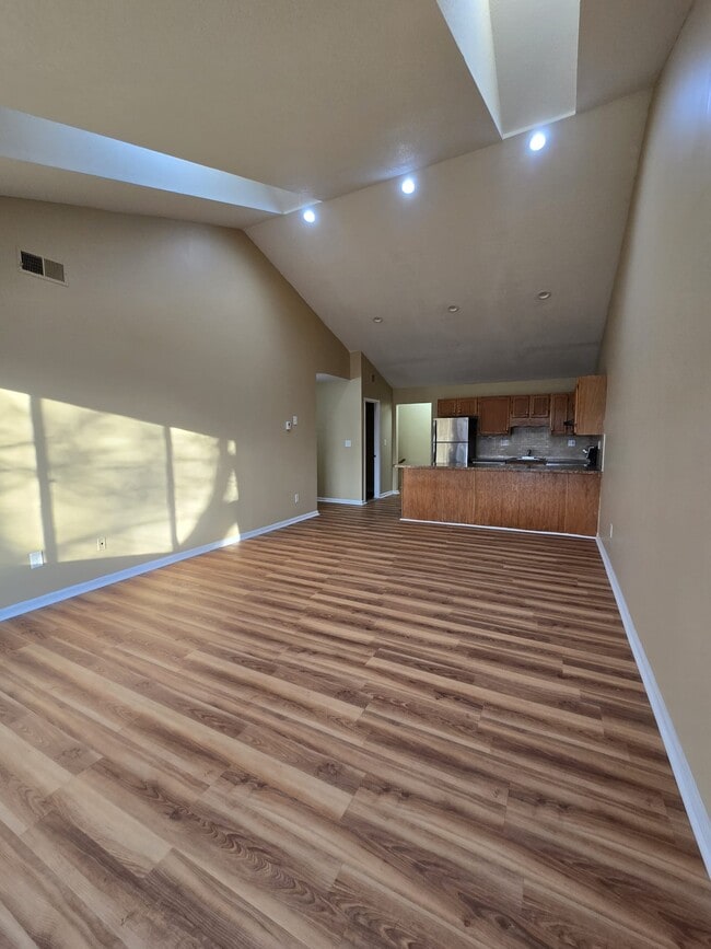 Building Photo - 463 Whalley Ave