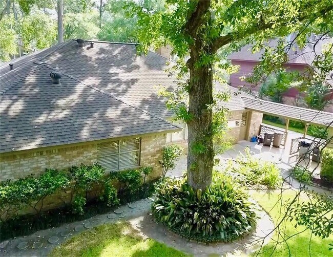 Building Photo - 11710 Glenway Dr