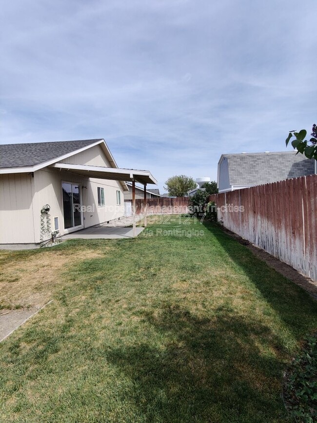 Building Photo - 7912 Redonda Dr
