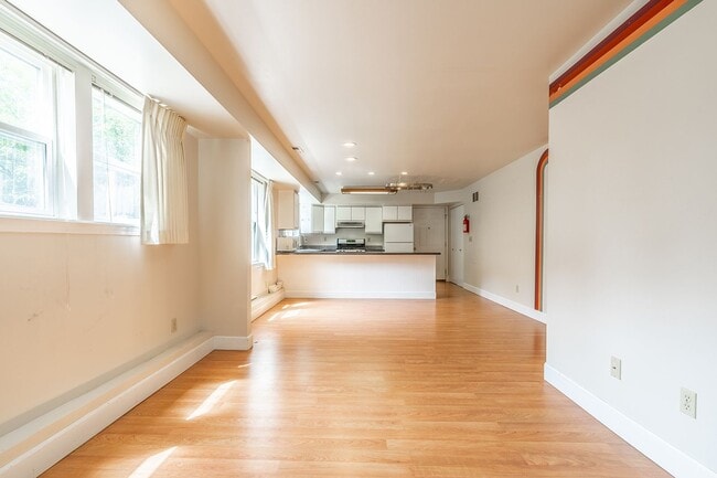 Building Photo - 2BR Apartment in Classic Capitol HIll Hous...