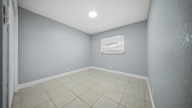 Building Photo - 4681 SW 43rd Terrace