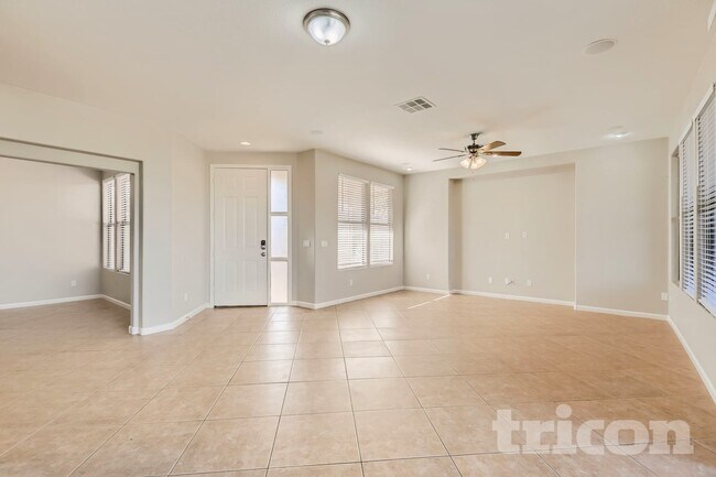 Building Photo - 13574 W Cypress St