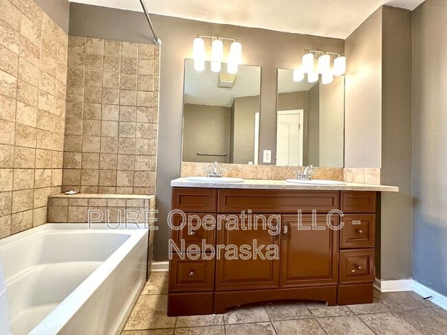 Building Photo - 5851 S 51st St