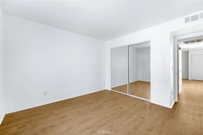 Building Photo - 4406 Cahuenga Blvd