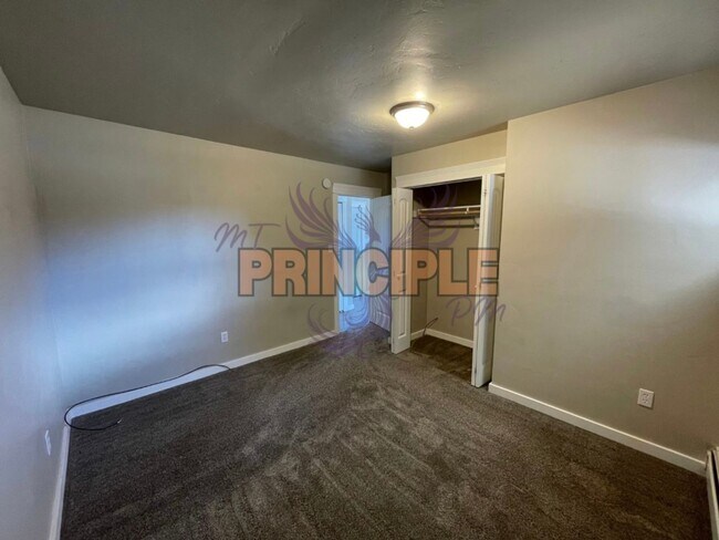 Building Photo - Charming 2-Bedroom Home on the Flats