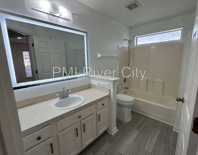 Building Photo - 13951 Summer Breeze Dr