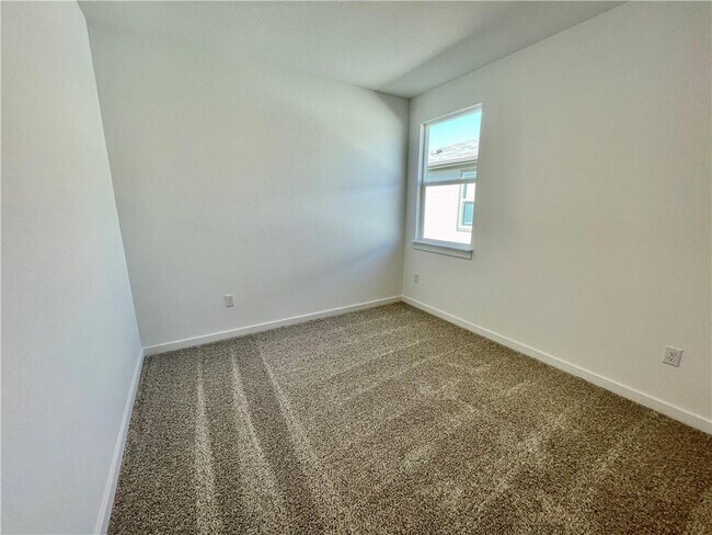 Building Photo - 3025 Egan Dr