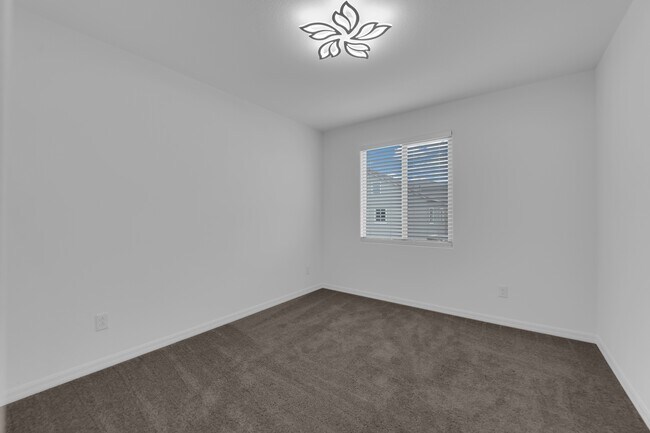 Building Photo - 10239 Estancia Hl St