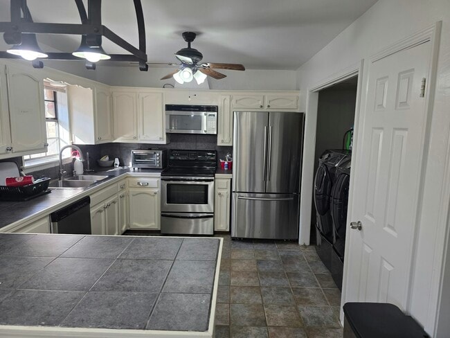 Building Photo - 2022 Michel Delving Rd