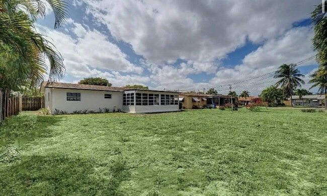 Building Photo - 219 SE 13th St