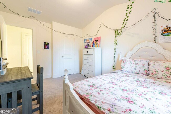 Building Photo - 46 Cannondale Dr