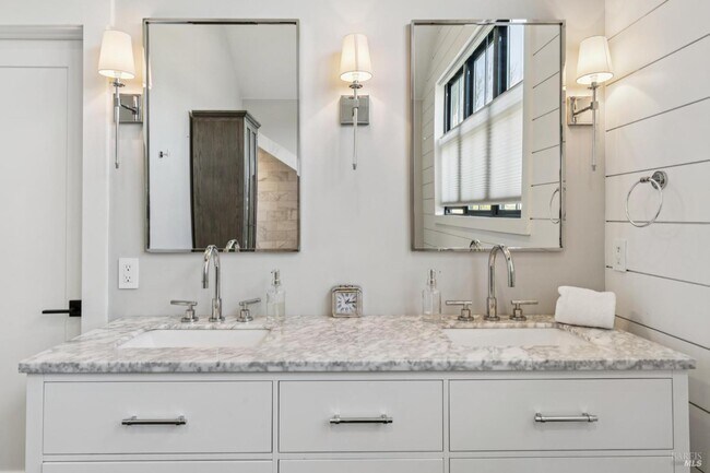 Building Photo - 1810 Quail Ct