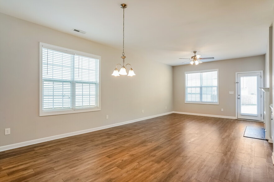 Building Photo - 53 Manito Pl