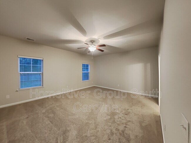 Building Photo - 3147 Mulan Ln