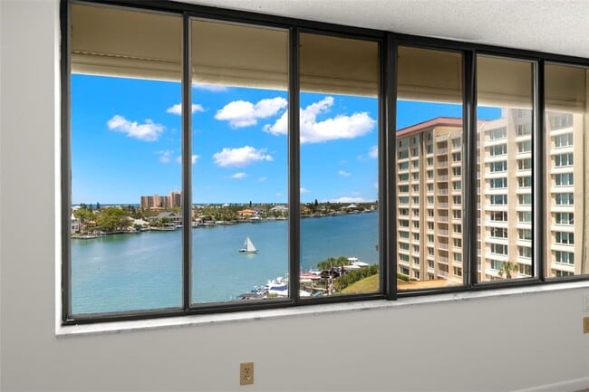 Building Photo - 700 Island Way