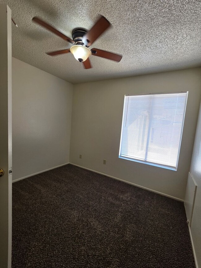 Building Photo - 7217 Cranbrook Ave