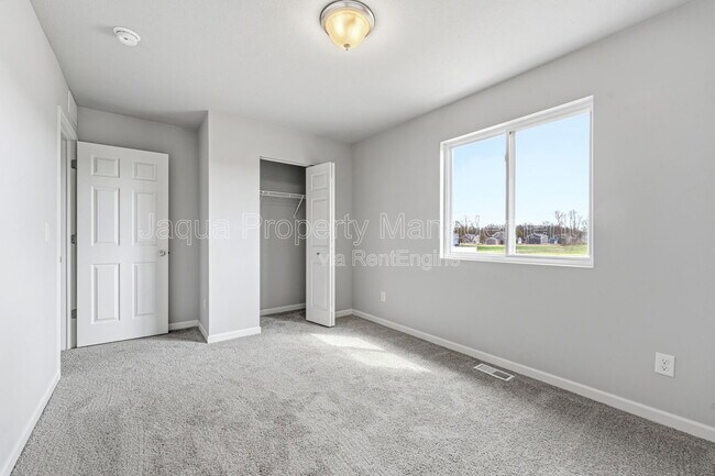 Building Photo - 25245 Vargas Ln