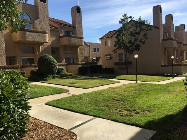 Building Photo - 2030 S Bon View Ave