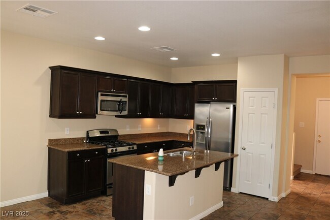 Building Photo - 10211 Glimmering Star Dr