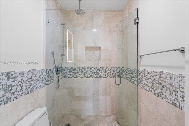 Building Photo - 209 N Fort Lauderdale Beach Blvd
