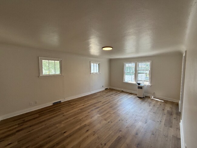 Building Photo - 1533 N 12th St