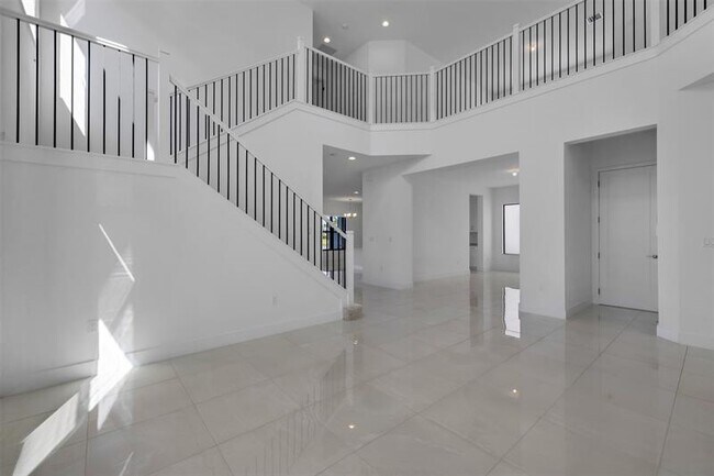 Building Photo - 8551 Swinley Frst Wy